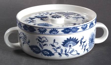 Blue Onion Cream Soup Bowl & Lid Set