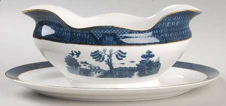 Blue Willow Gravy Boat with Attached Underplate