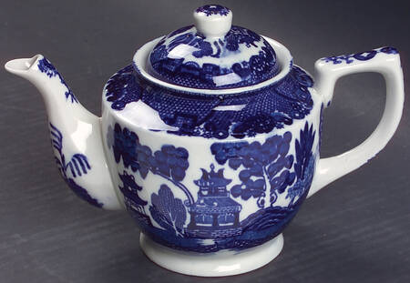 Blue Willow (No Gold, "Made In Japan") Teapot & Lid