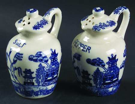 Blue Willow (No Gold, "Japan" Only) Salt & Pepper Set