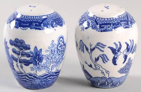 Blue Willow (No Gold, "Japan" Only) Salt & Pepper Set