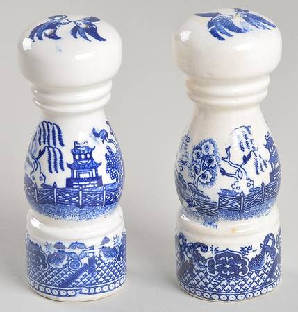 Blue Willow (No Gold, "Japan" Only) Salt & Pepper Set