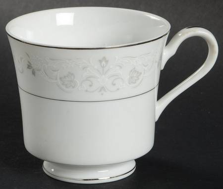 Bonwit Footed Cup