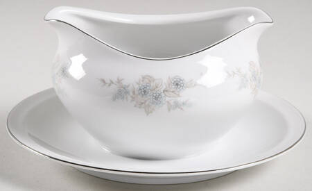 Elena Gravy Boat with Attached Underplate
