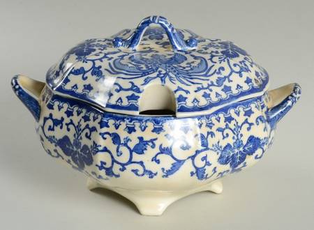 Flying Turkey Small Octagonal Covered Vegetable