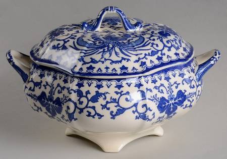 Flying Turkey Octagonal Covered Vegetable