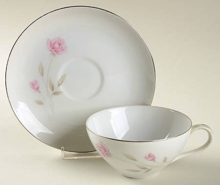 Georgiana Flat Cup & Saucer Set
