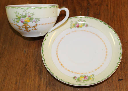 CEB59 Flat Cup & Saucer Set