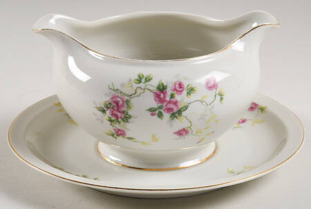 JAP4 Gravy Boat with Attached Underplate