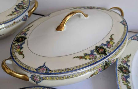 JAP68 Oval Covered Vegetable