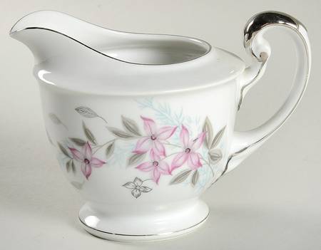Lynnbrook Creamer