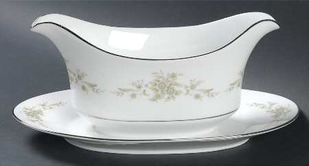 Mandarin Gravy Boat with Attached Underplate
