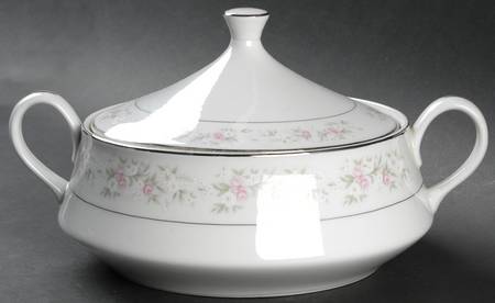 Maria Round Covered Vegetable