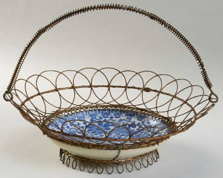 Phoenix Bird 6 1/2" Wire Basket & Foot (Uses SAU)