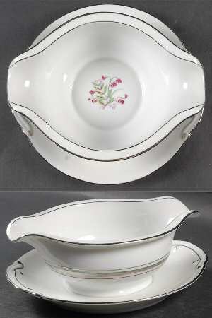 Platinum Beauty Gravy Boat with Attached Underplate
