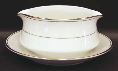 Royale Aurum Gravy Boat with Attached Underplate
