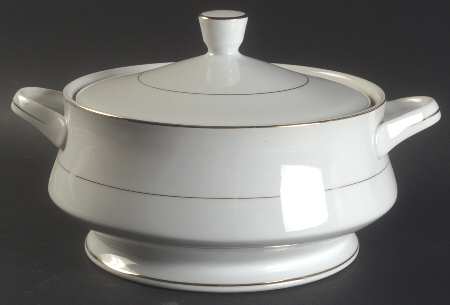Royale Aurum Round Covered Vegetable