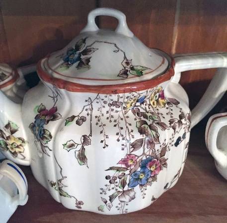 The Ronald Teapot & Lid
