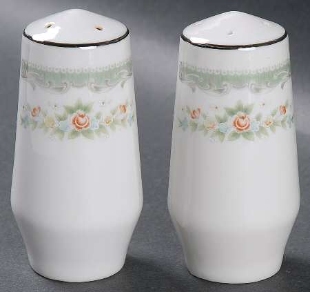 Roseville Salt & Pepper Set