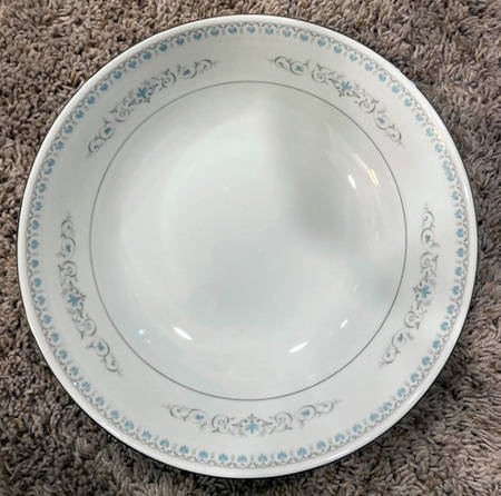 Shelley 9" Round Vegetable Bowl