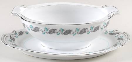 Silver Wreath Gravy Boat with Attached Underplate
