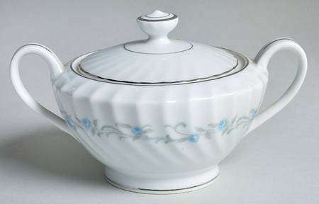 Trellis Sugar Bowl & Lid