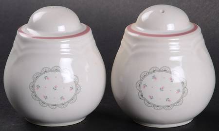 Victoriana Salt & Pepper Set