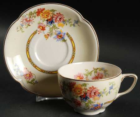 Acanthus Flat Cup & Saucer Set