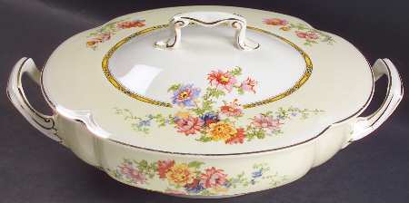 Acanthus Oval Covered Vegetable