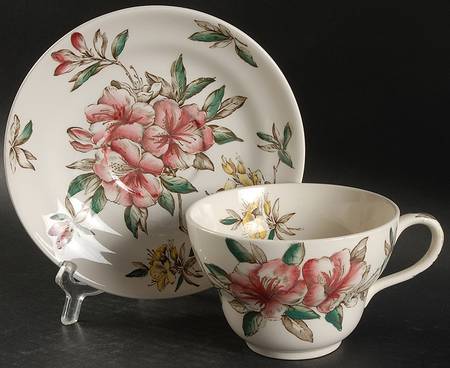 Azalea Oversized Cup & Saucer Set