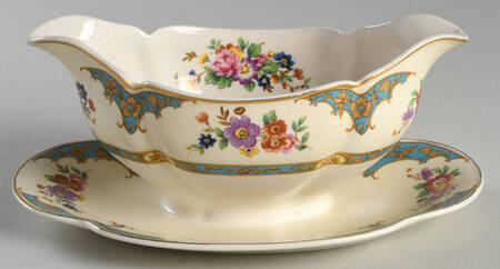 Belgravia Gravy Boat with Attached Underplate