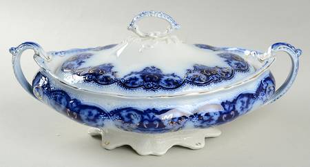 The Blue Danube Oval Covered Vegetable