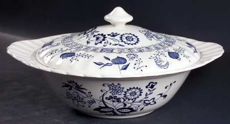 Blue Nordic Round Covered Vegetable