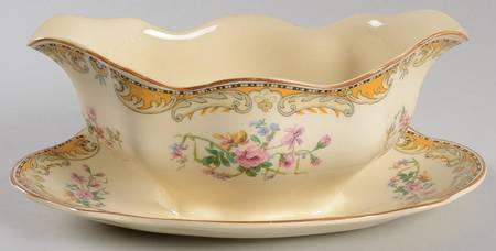 Brittany Gravy Boat with Attached Underplate