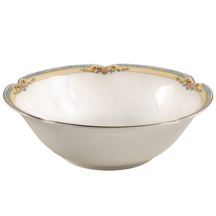 The Cambridge (Scalloped) 8" Round Vegetable Bowl