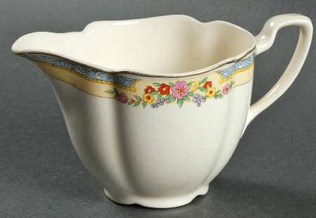 The Cambridge (Scalloped) Creamer