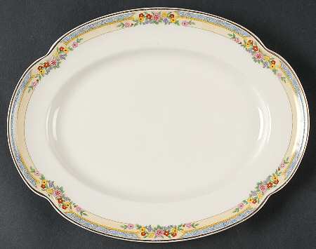 The Cambridge (Scalloped) 10" Oval Serving Platter