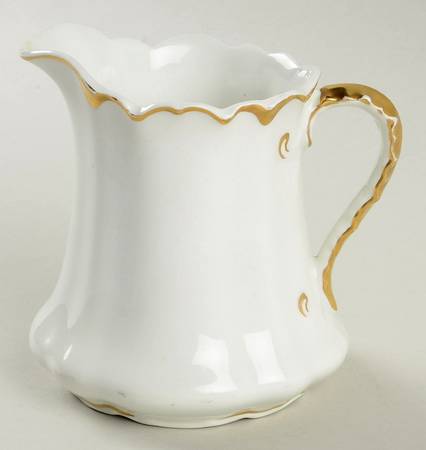 Chantilly Gold Creamer