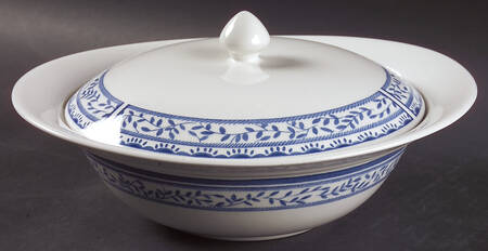Chelsea Rose Round Covered Vegetable