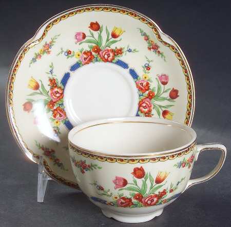 The Claridge Flat Cup & Saucer Set