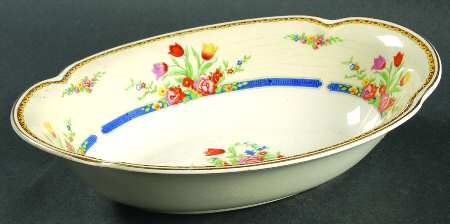 The Claridge 9" Oval Vegetable Bowl