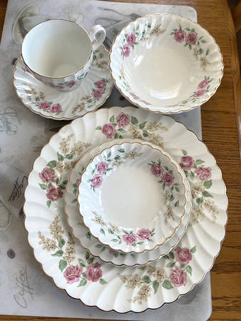 Cottage Garden Fruit/Dessert (Sauce) Bowl