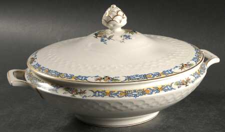 Constance Round Covered Vegetable
