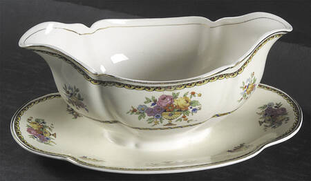 Coronado Gravy Boat with Attached Underplate