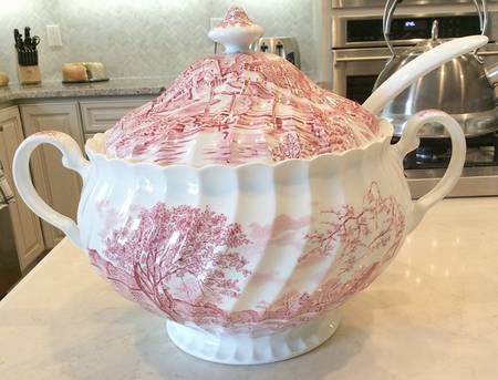 Cotswold Pink Tureen & Lid w/Ladle