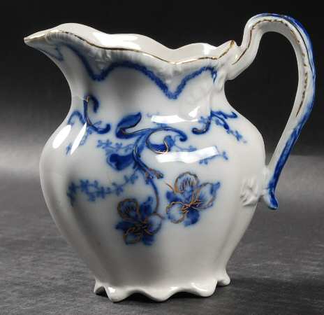 Delmonte (Flow Blue, Gold Accent) Creamer
