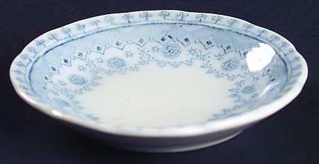 Dorothy (Blue Transfer, No Trim) Butter Pat