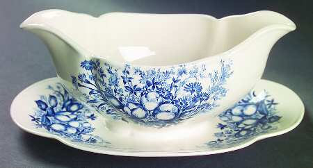 Dover Blue Gravy Boat with Attached Underplate