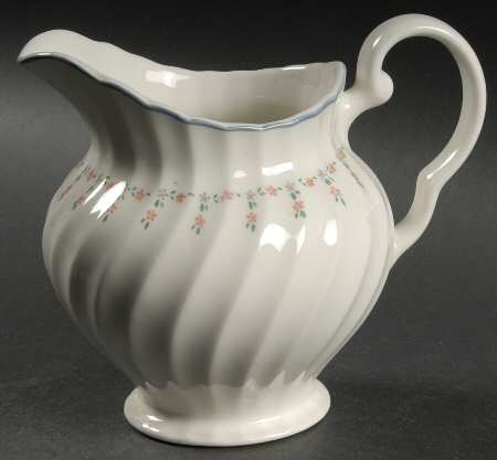 Dreamland 24 Oz Pitcher