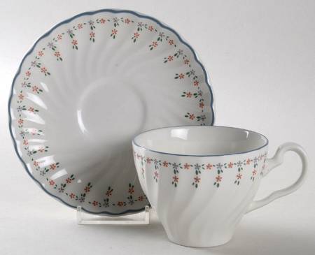 Dreamland Flat Cup & Saucer Set